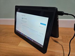 Lenovo Yoga 11e ThinkPad N4120 4GB 128GB W11 Off16