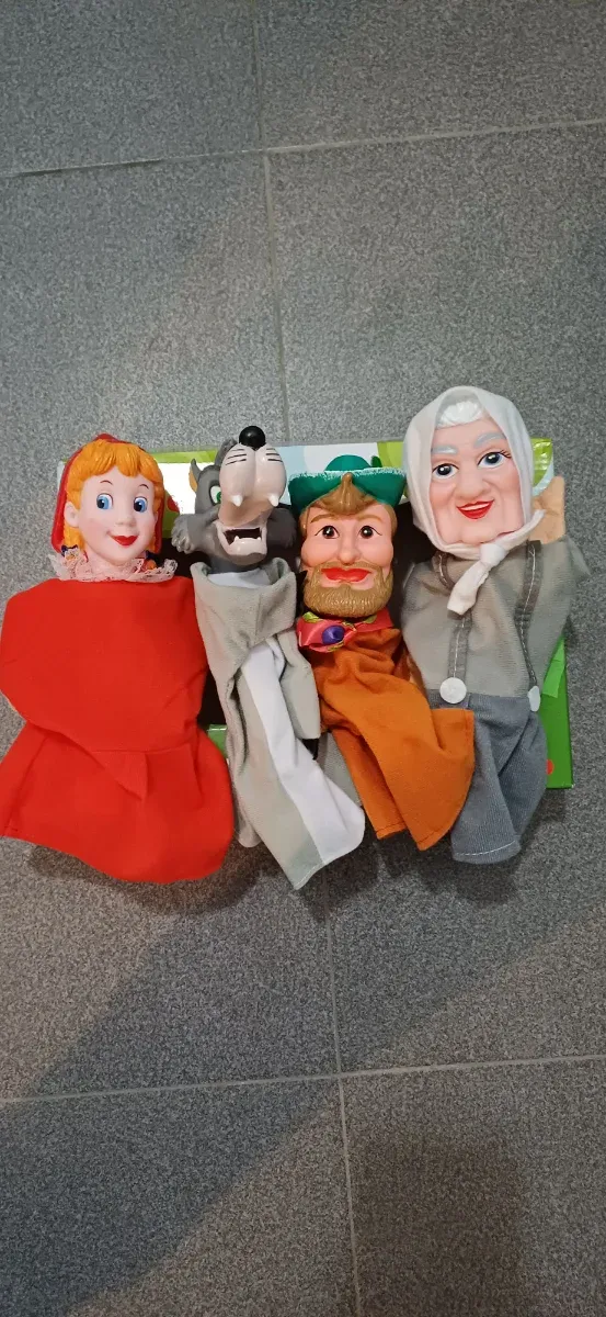 Marionetas Caperucita Roja y Lobo