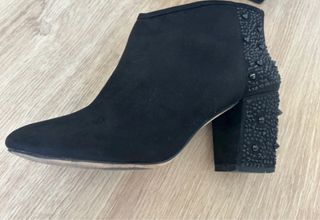 Botines Zara T 39 con Tachuelas