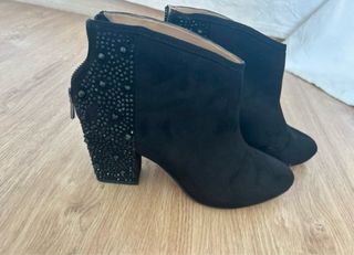 Botines Zara T 39 con Tachuelas