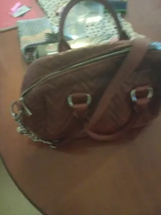 Bolso marrón acolchado.  No hago envios