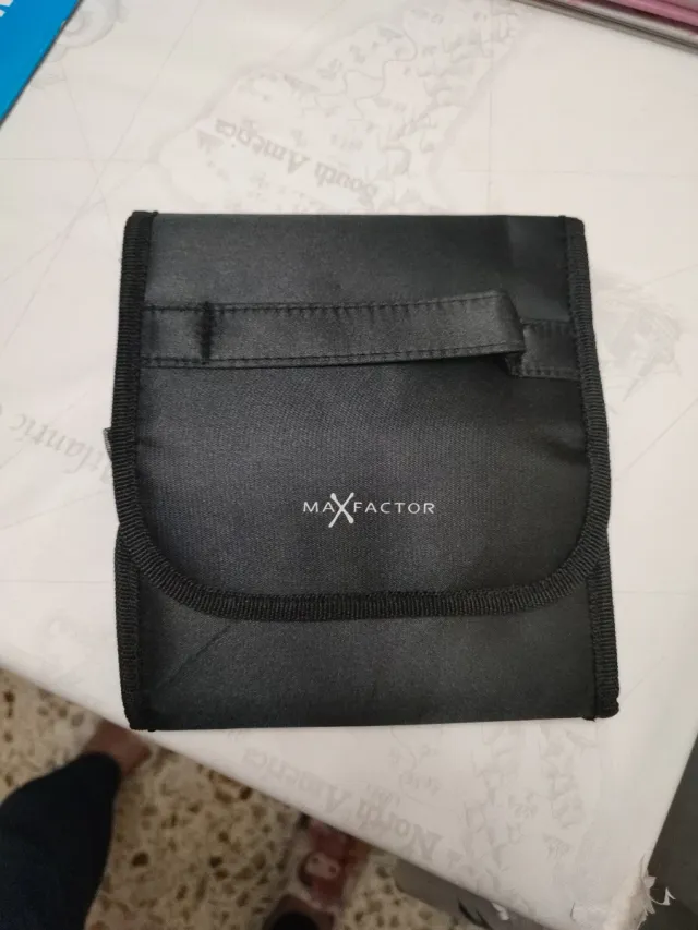 Neceser Max Factor Negro