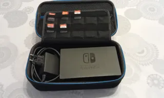 Maletín Nintendo Switch  + Accesorio dos jugadores