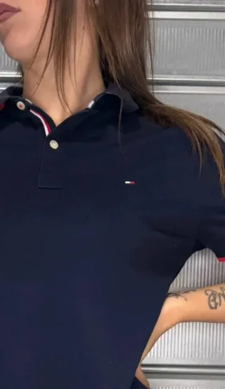 Polo Tommy Hilfiger donna blu con dettagli rossi