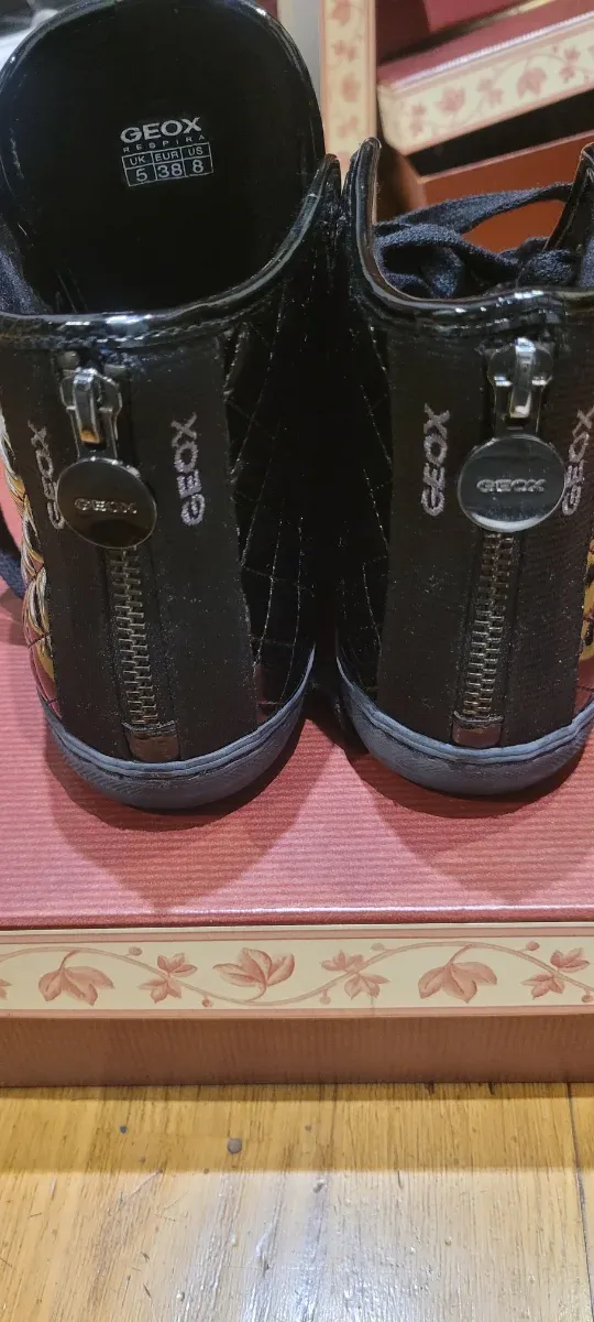 Zapatillas Geox Negras Charol