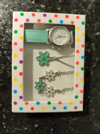 Conjunto Reloj, Colgante y Pulsera Infantil