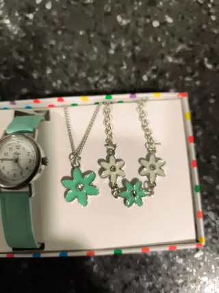 Conjunto Reloj, Colgante y Pulsera Infantil