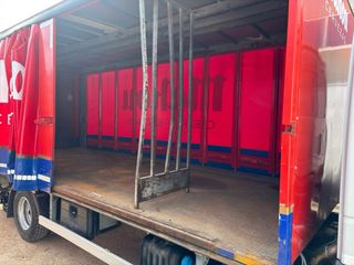 Iveco Eurocargo Tauliner botellero elevadora