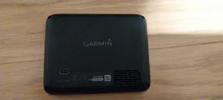 GPS Garmin nuvi 2240 con soporte y cargador