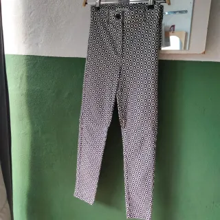 Pantalón estampado geométrico