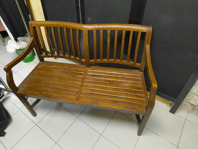 Banco de madera precioso