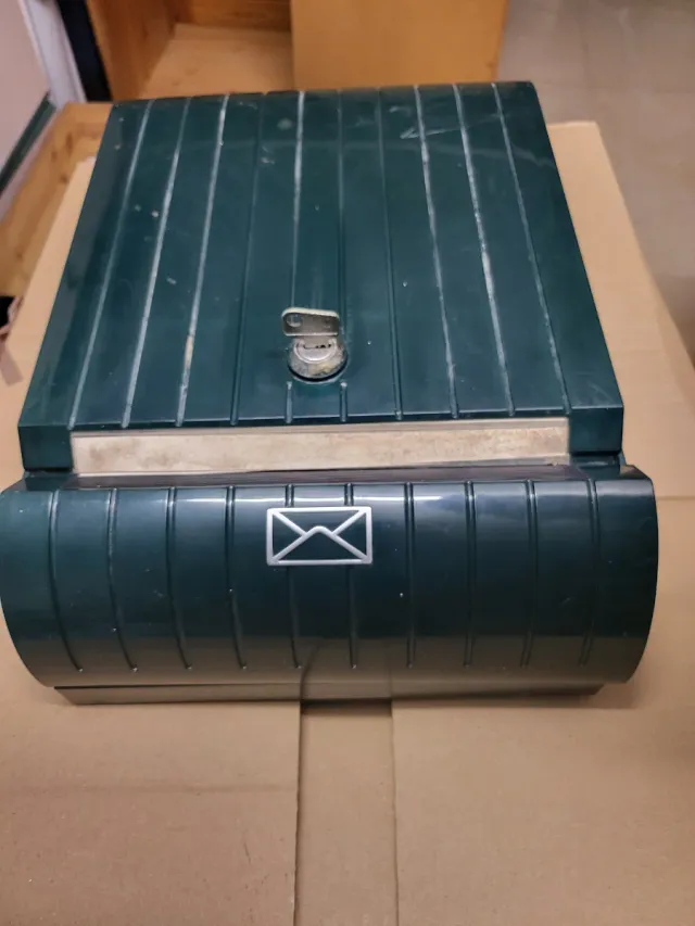 Buzón verde para cartas