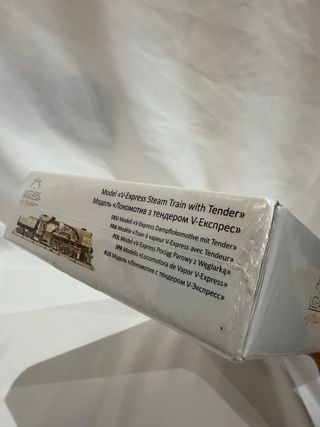 Puzzle 3D UGEARS V-Express Steam Train