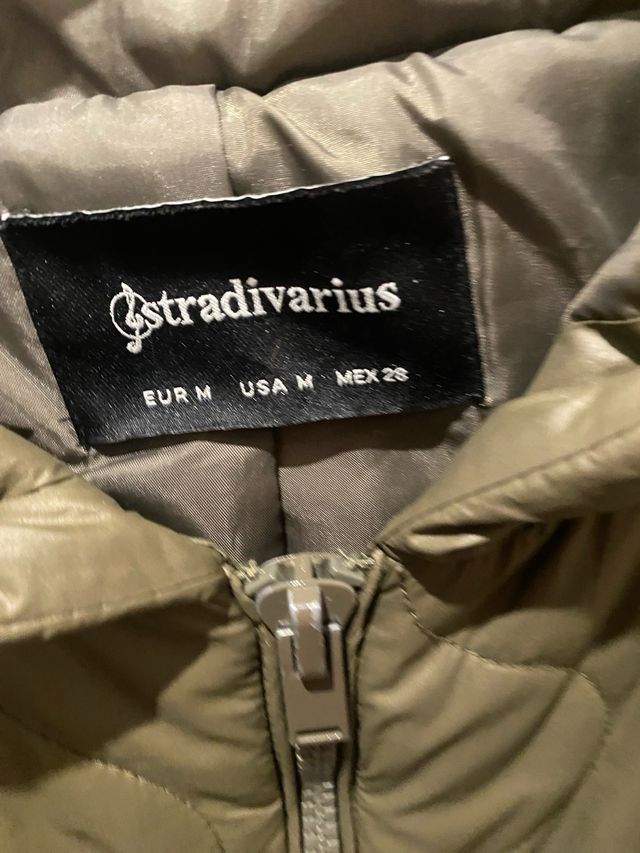 Abrigo acolchado verde Stradivarius Talla M