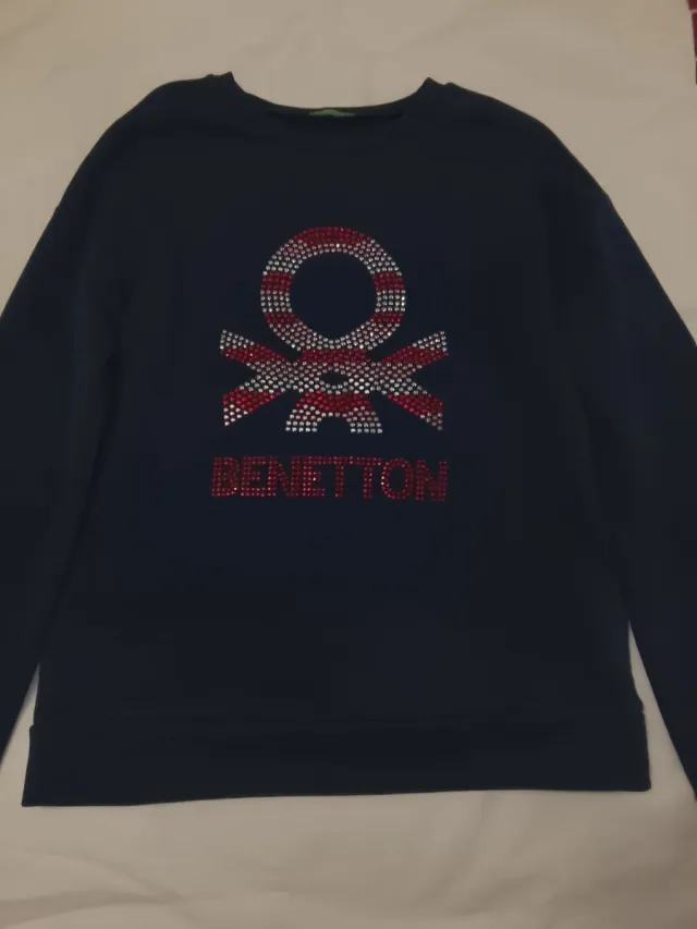 Sudadera Benetton XS con pedrería