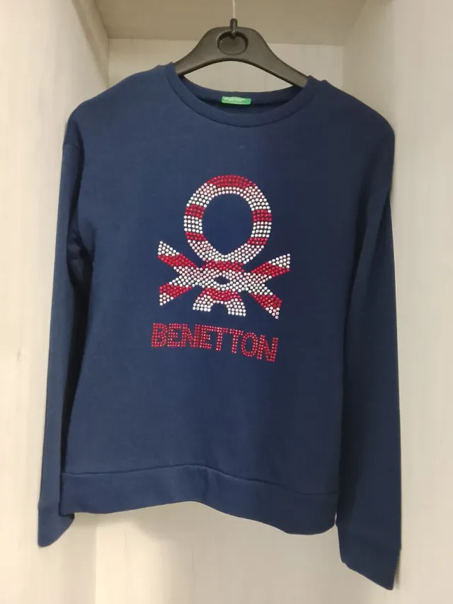 Sudadera Benetton XS con pedrería