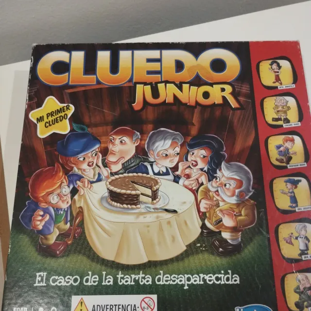 Juego Cluedo Junior: El caso de la tarta desaparec