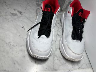 Zapatillas Jordan Max Aura 3 Blancas Rojas