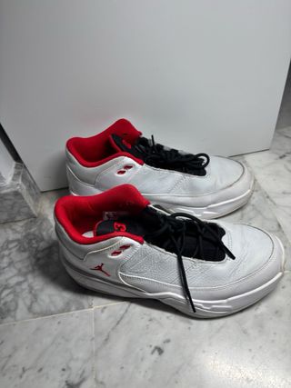 Zapatillas Jordan Max Aura 3 Blancas Rojas