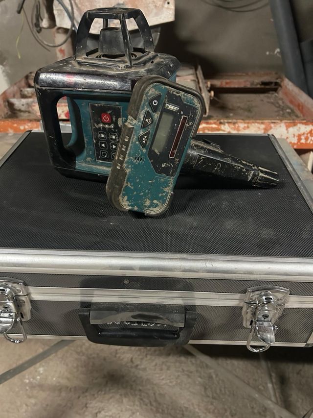 Nivel Láser con Maletín