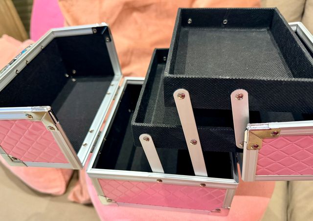 Valigia per trucco professionale rosa con scomparti