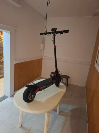 Patinete eléctrico negro