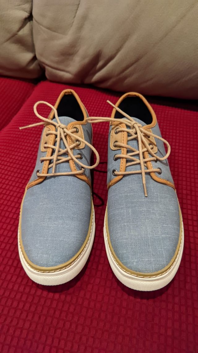 Zapatos casual azul claro y camel para hombre