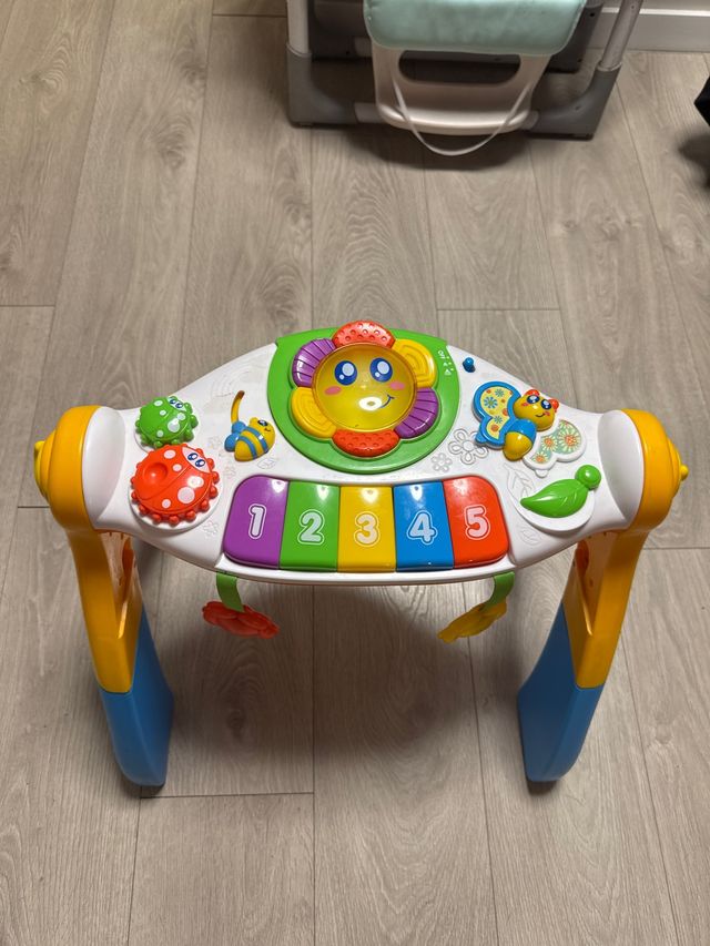 Piano infantil musical con poco uso