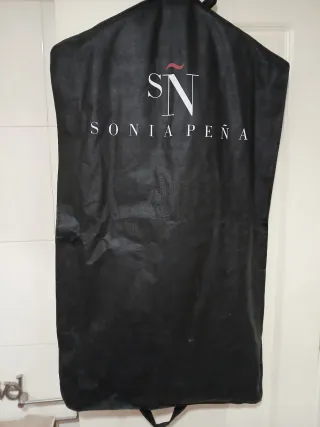 Vestido azul con detalles dorados