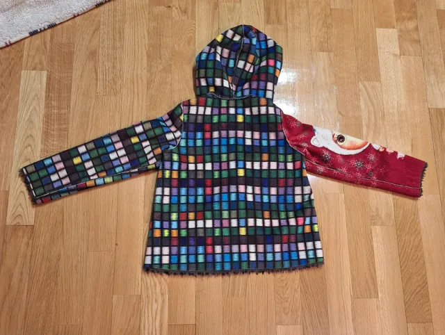 Abrigo CUSTO peludo con patrones coloridos Talla 8