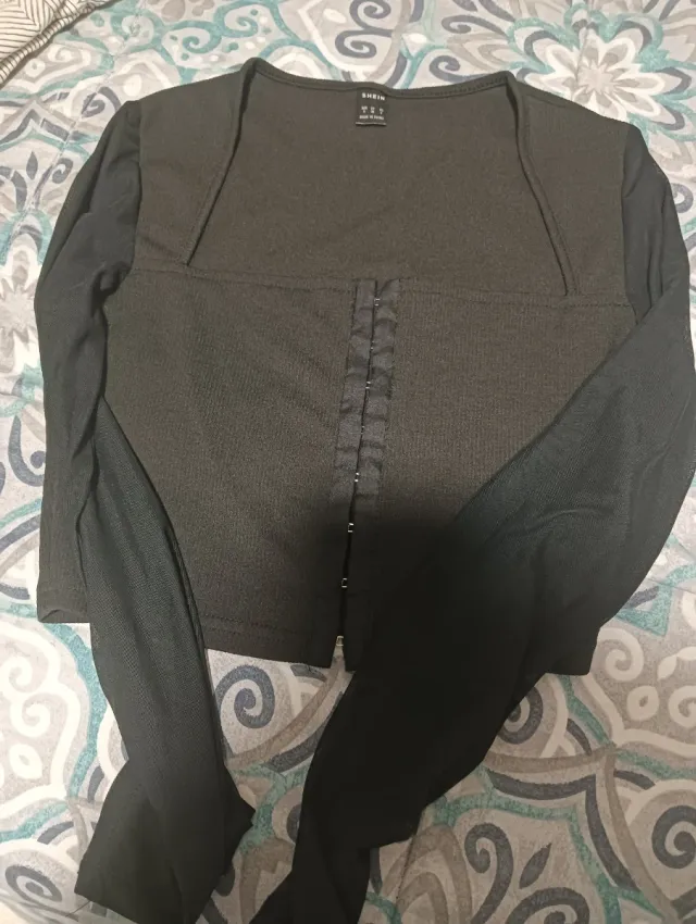 Camiseta SHEIN manga larga S/36/8