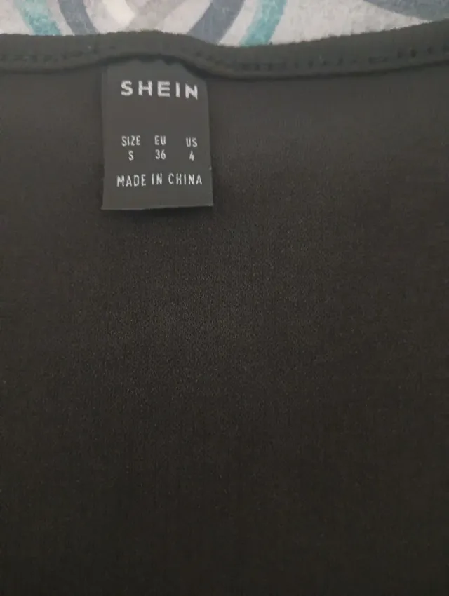 Camiseta SHEIN manga larga S/36/8