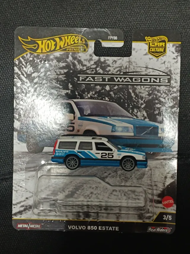 Hot Wheels Premium Volvo 850 Estate