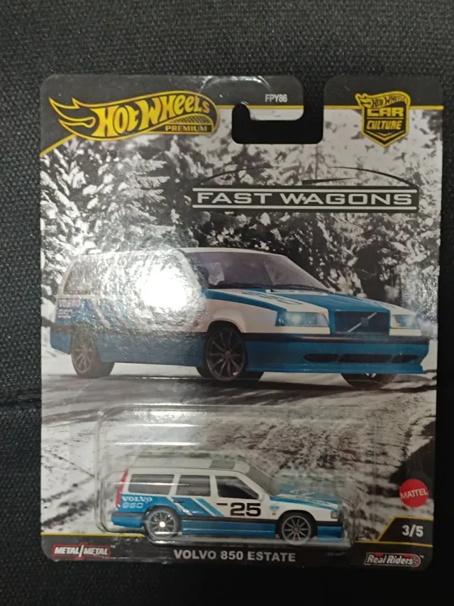 Hot Wheels Premium Volvo 850 Estate