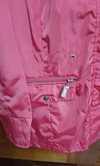 Parka color coral de entretiempo