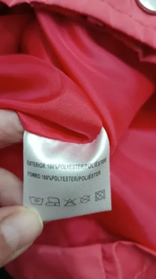 Parka color coral de entretiempo