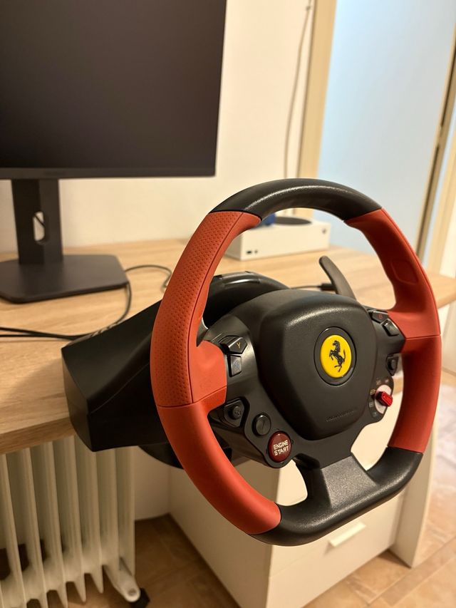 Volante Ferrari 458 Spider Thrustmaster Xbox