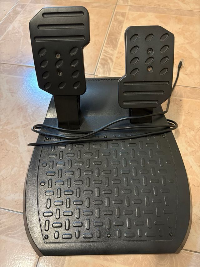 Volante Ferrari 458 Spider Thrustmaster Xbox