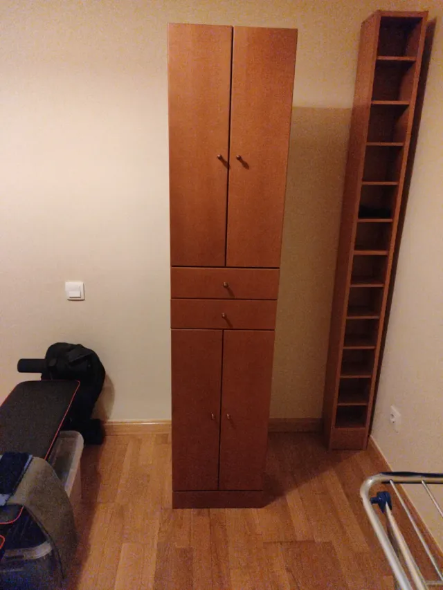 Mueble madera marrón