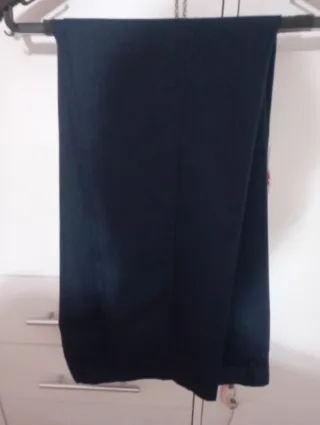 Traje azul de chico con chaleco .