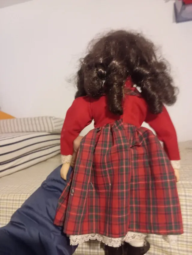 Muñeca de porcelana vintage