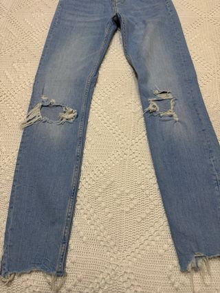 Pantalón vaquero mujer pitillo desgastado