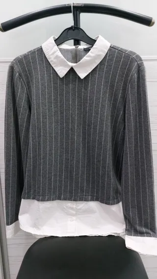 Jersey gris efecto camisa