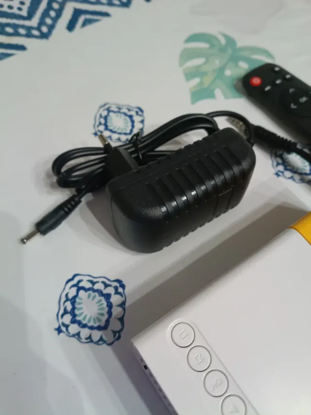 Proyector HD bajo consumo HDMI y USB