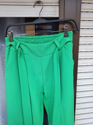 Traje verde mujer