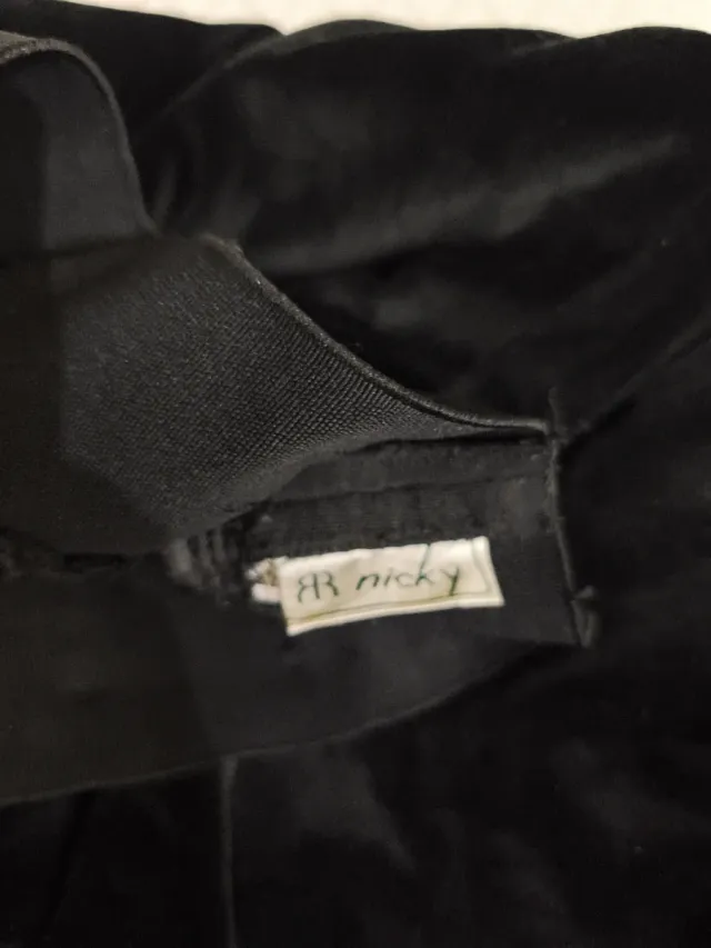 Falda de terciopelo negra