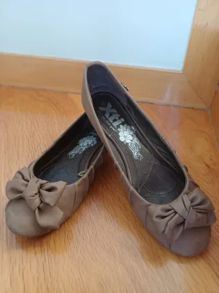 Manoletinas Xti Marrón con Lazo