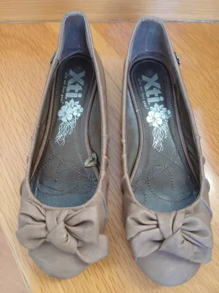 Manoletinas Xti Marrón con Lazo