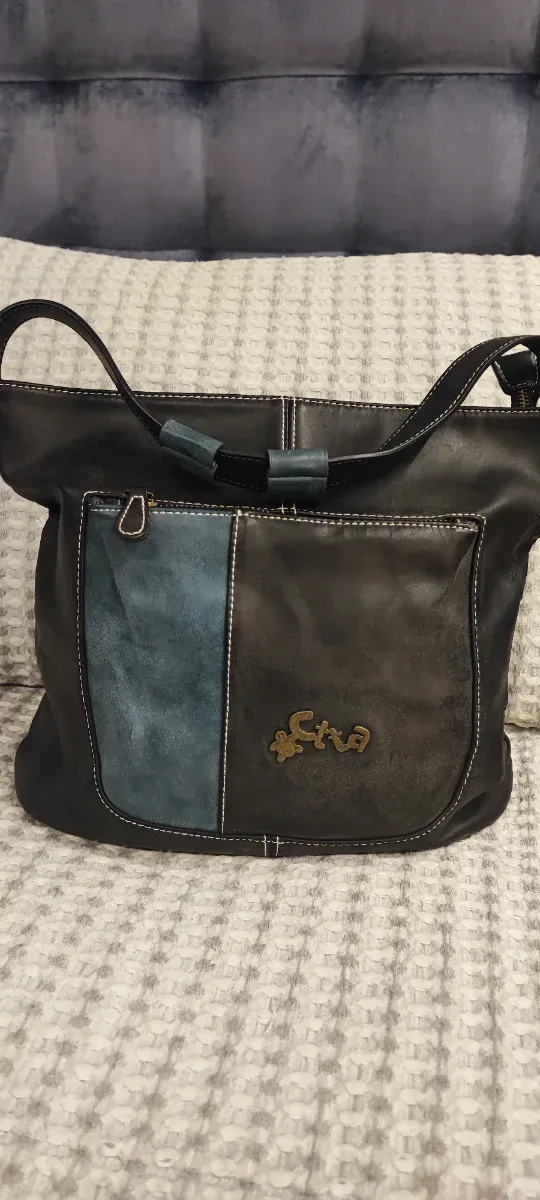 Bolso Caminata de polipiel negro y azul