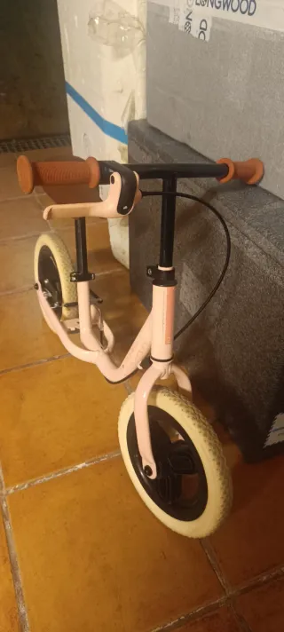 Bicicleta sin pedales B'TWIN rosa